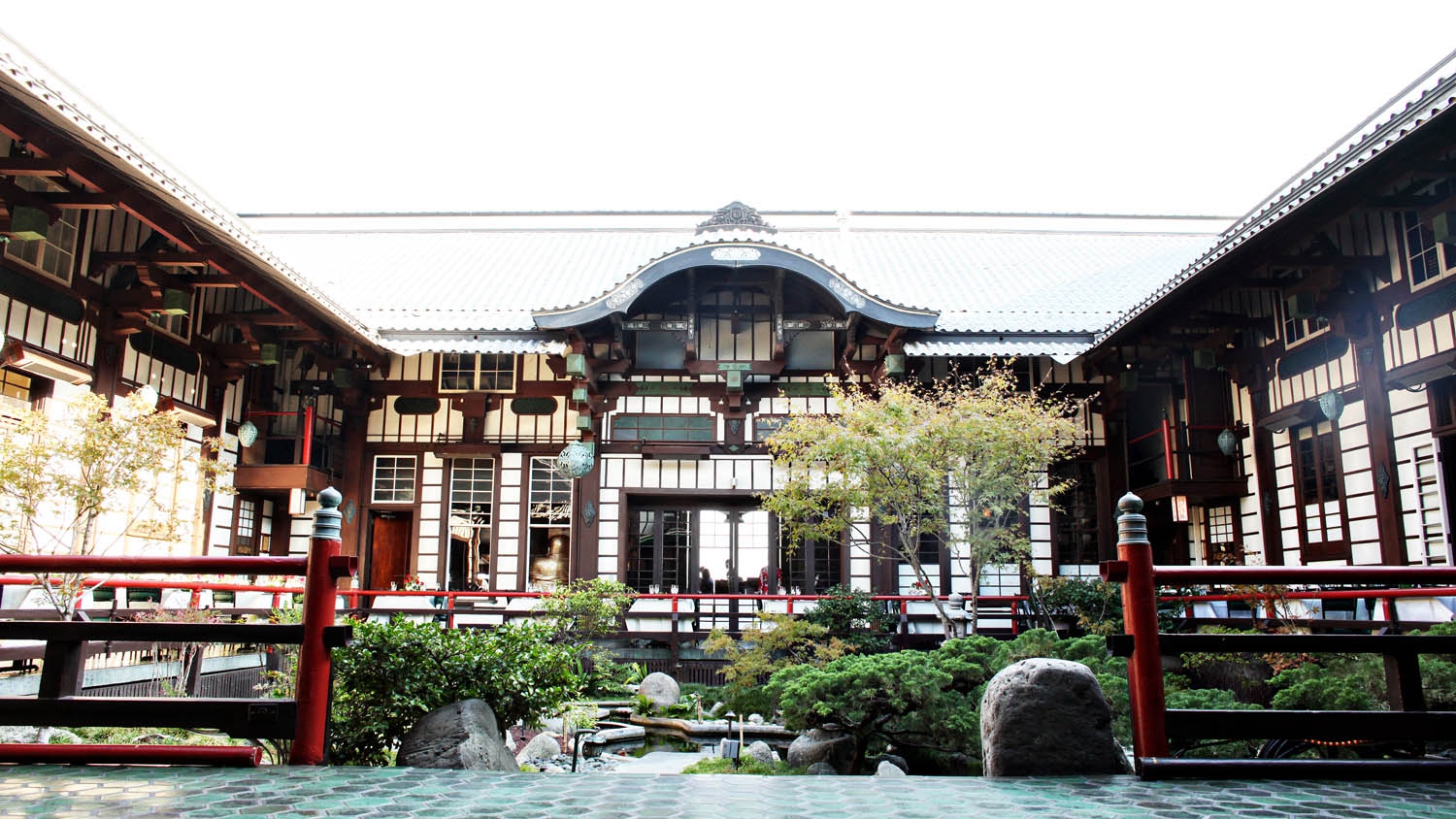 山城好莱坞店