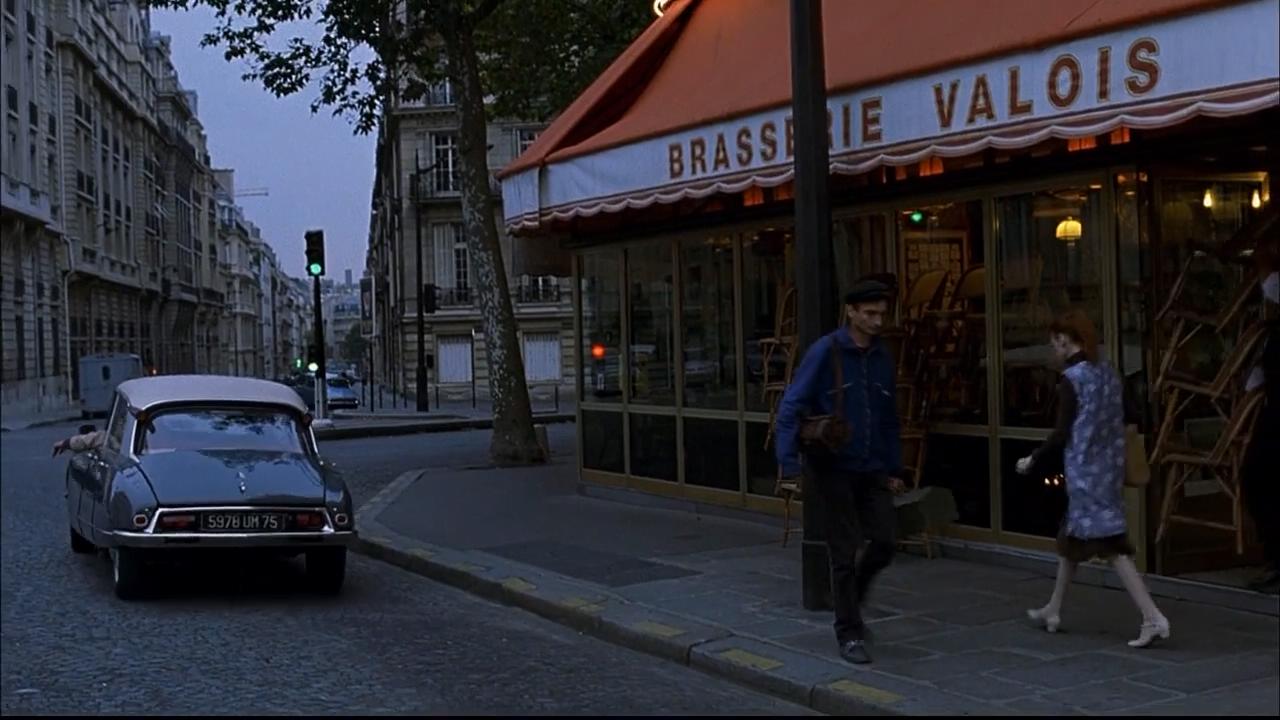 姐弟家住的公寓