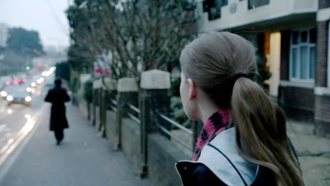地铁宅男家