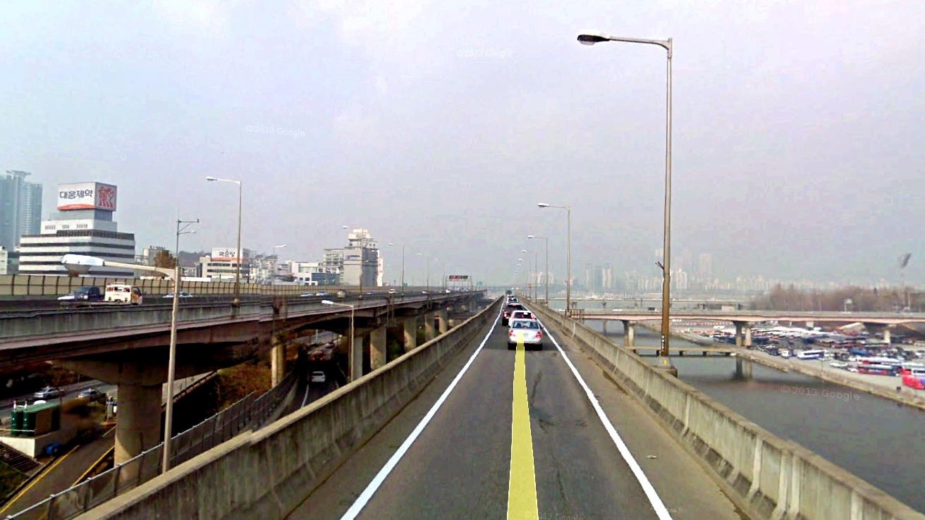 东部高速公路三成洞段