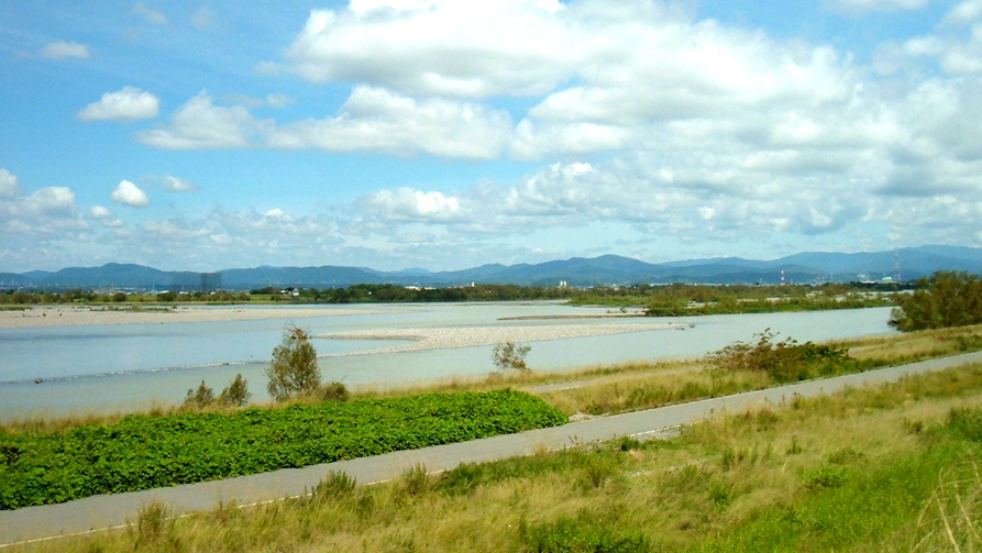 天龙川河岸