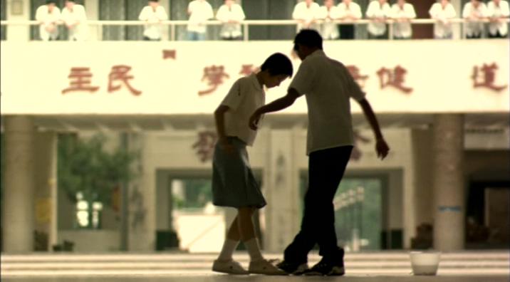 贴情书的穿堂2