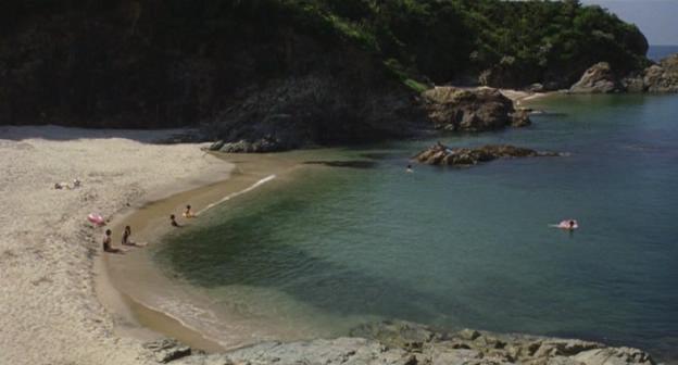 戏水海滩