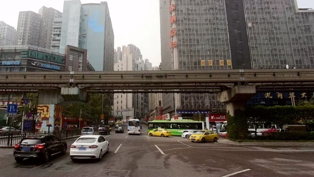 兴胜路与谢家湾正街交叉口