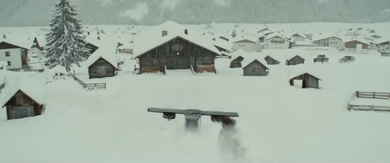 雪地坠机