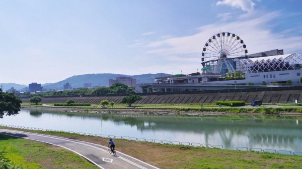 美堤河滨公园