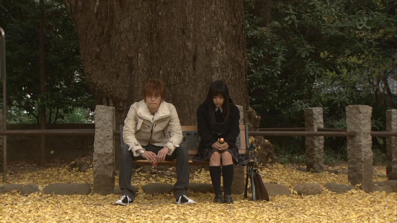 花泽类和杉菜交谈