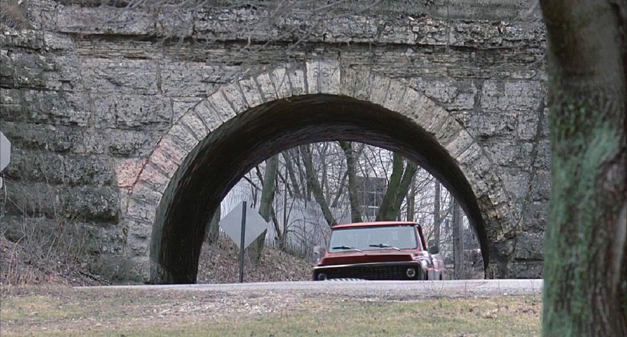 穿过隧道
