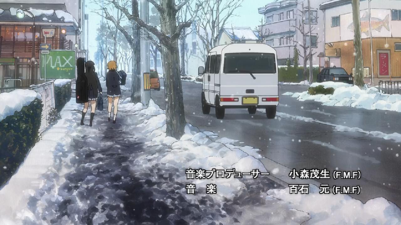 澪和律雪天行走