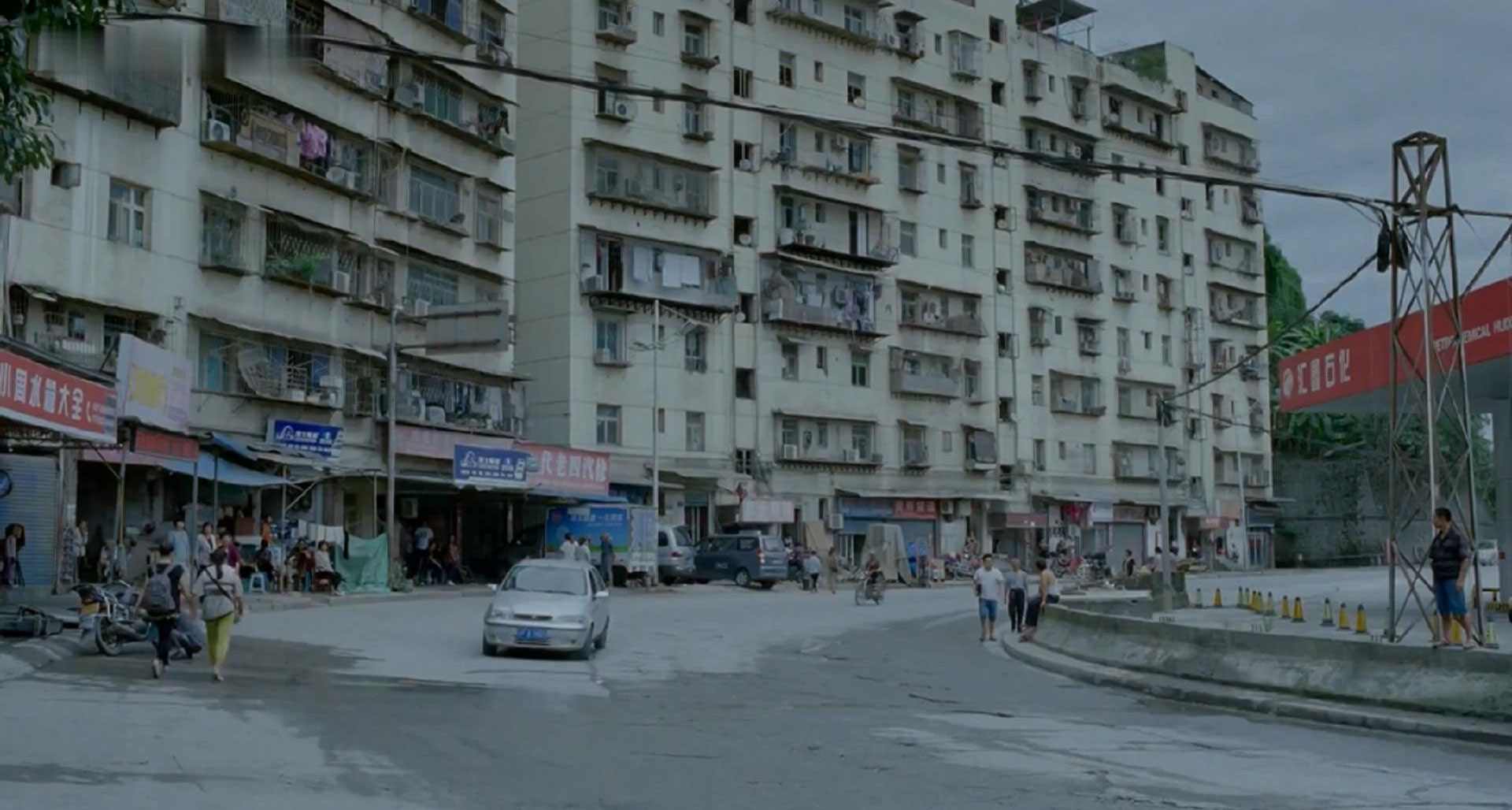 搭摩的