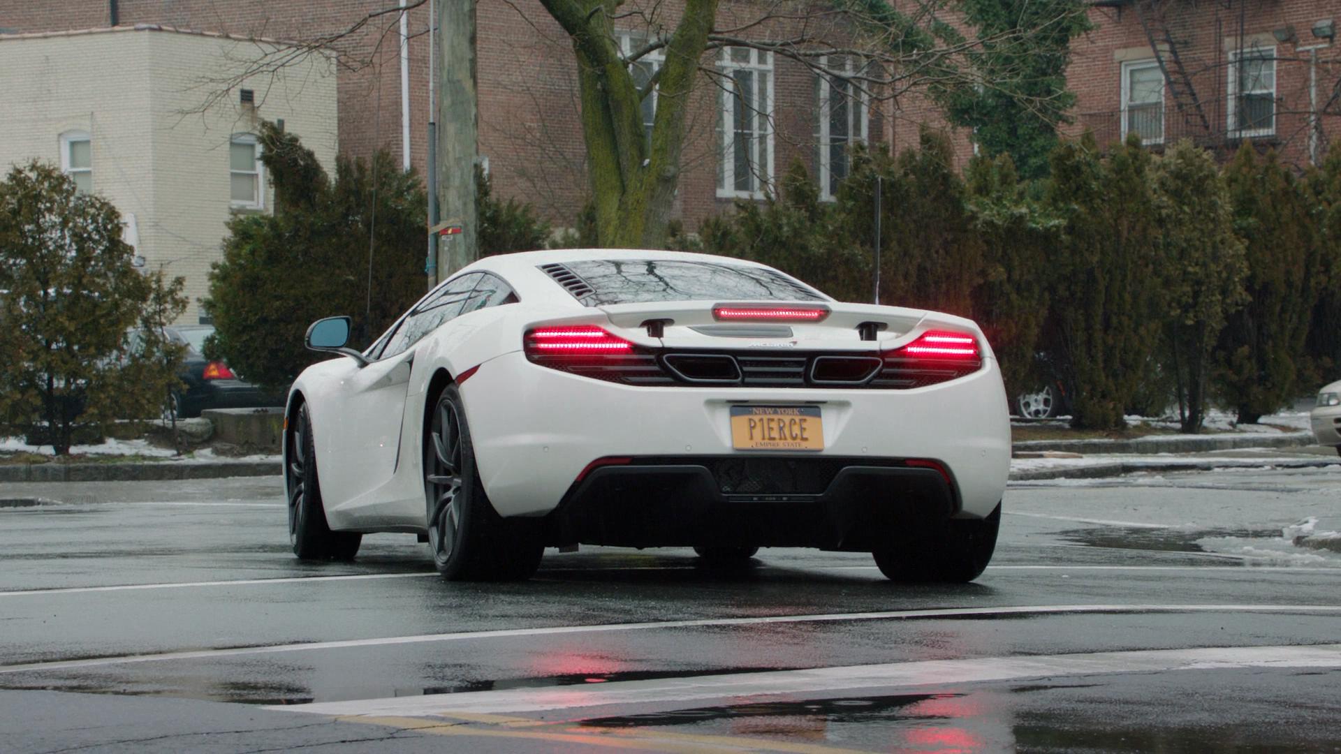 皮尔斯弃车离去
