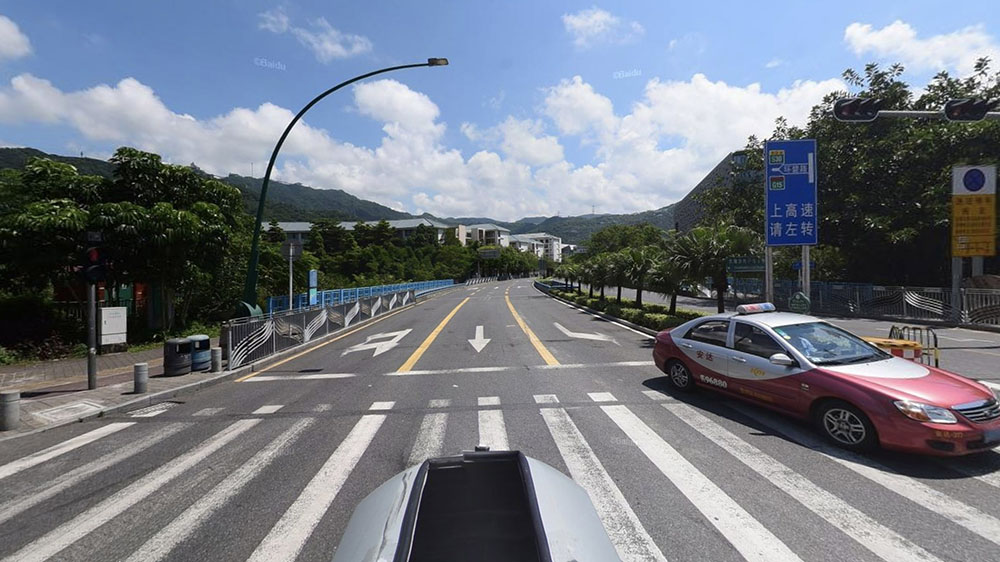 环梅路和环碧路交叉口