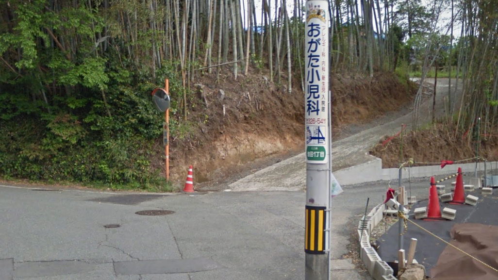 韩韩坂路口