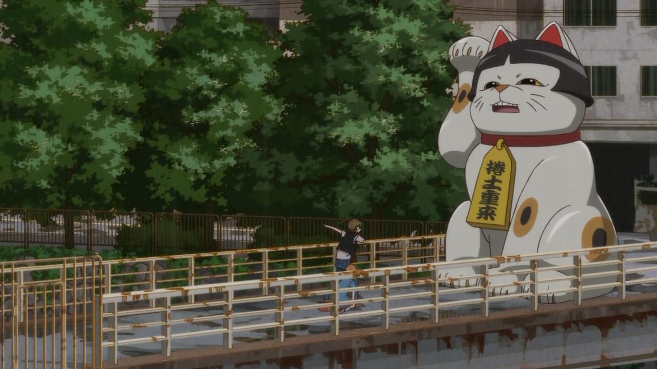 工厂前的桥