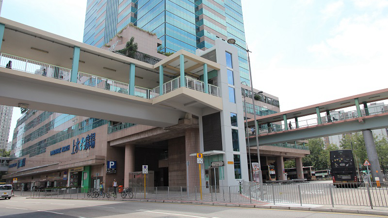 龙琛路新发街天桥