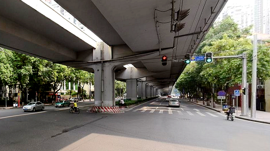 东华东路与东湖路交叉口