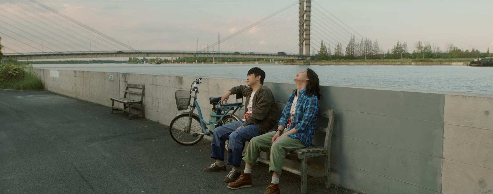 石凳聊天