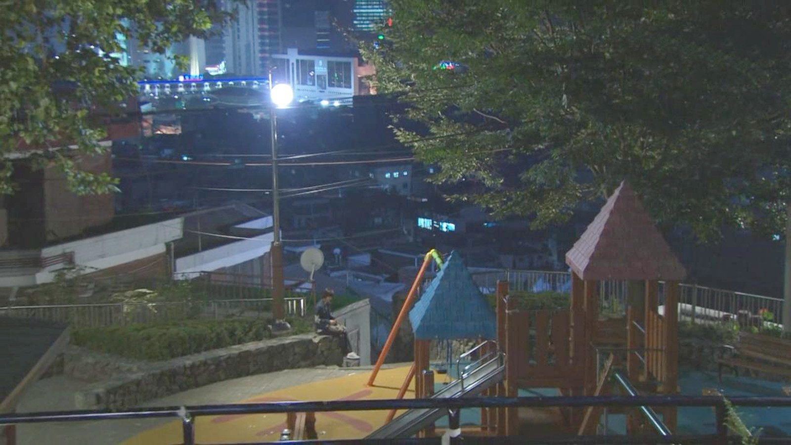 罗琳家附近游乐场