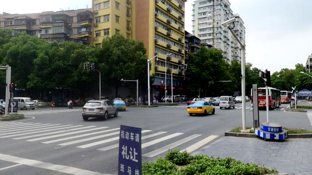 胜利四路与夷陵大道交叉口