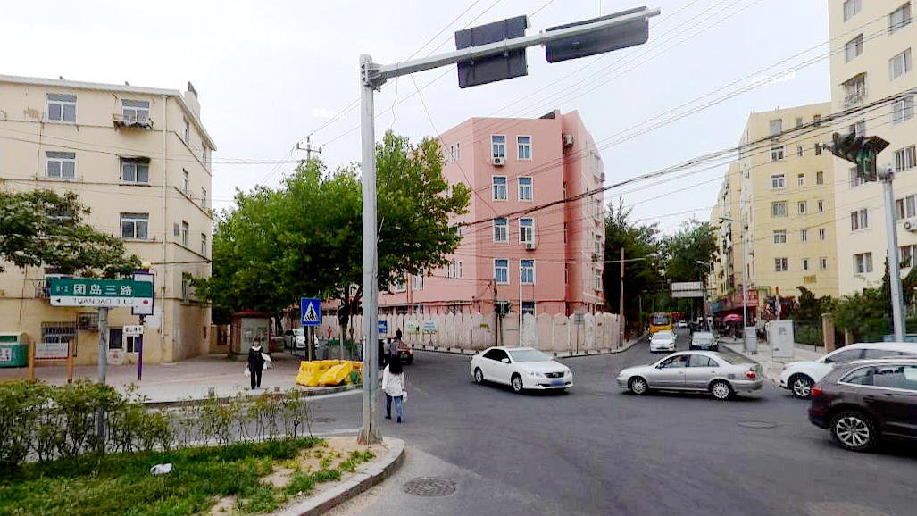 团岛一路与团岛三路交叉口