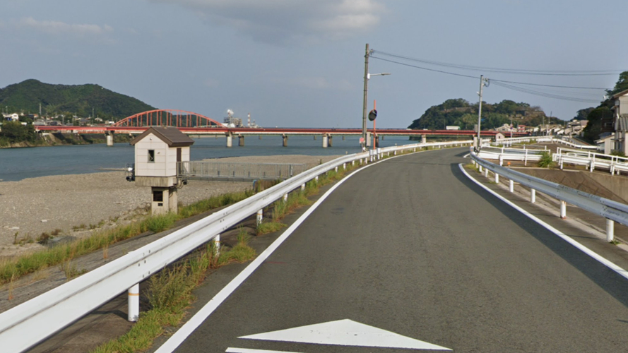 熊野川堤防沿路