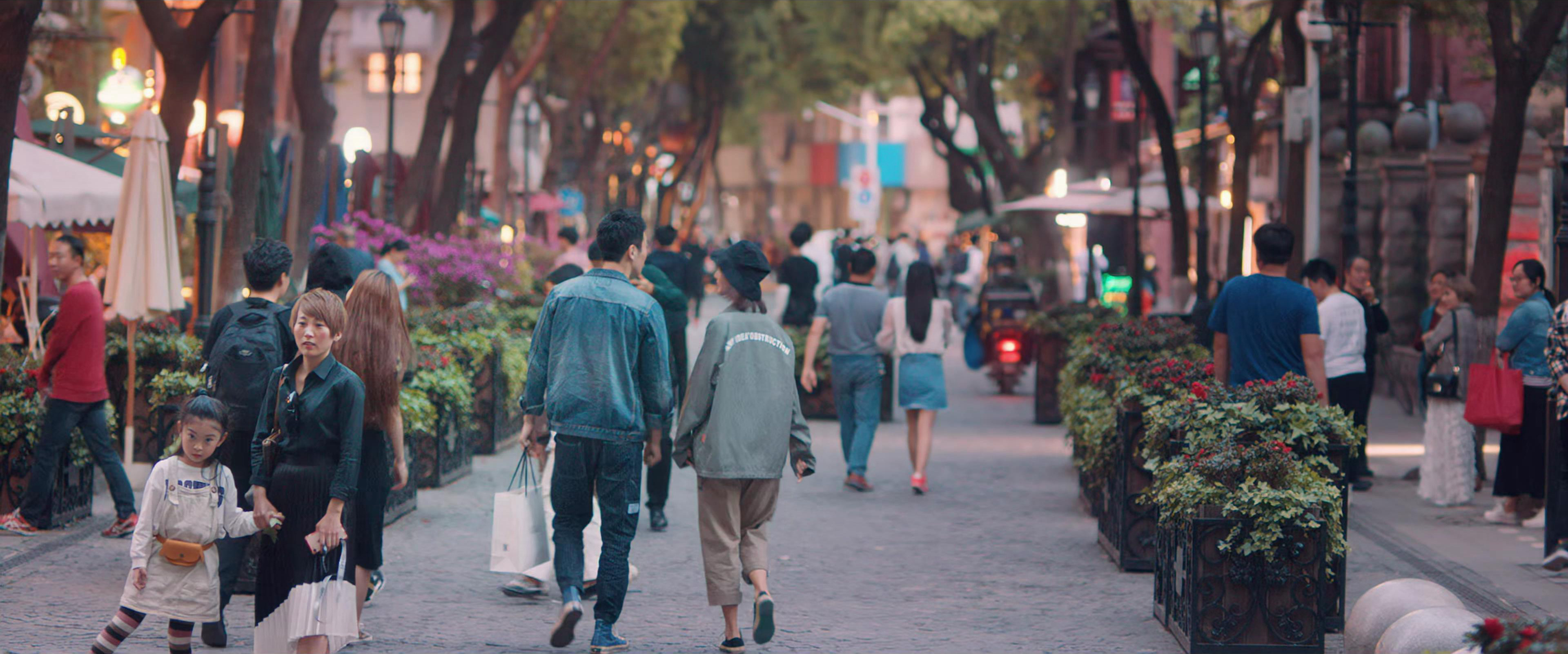路婕放走气球