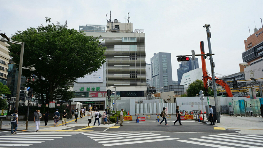 新宿站东口全向交叉路口