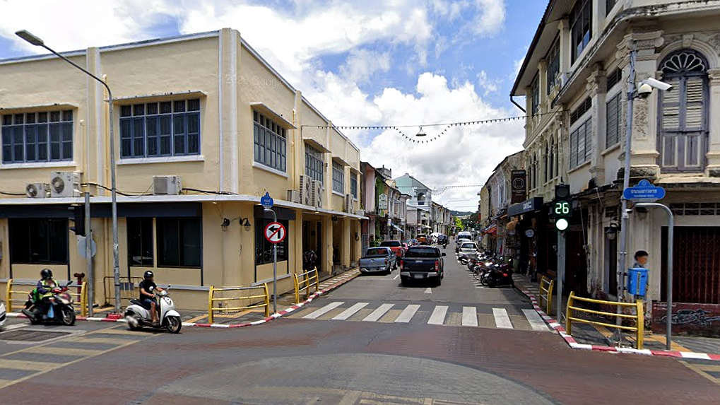 耀华力路与甲米街交叉口