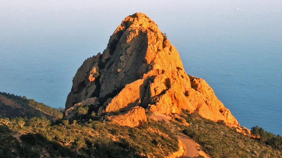 圣巴泰勒米岩