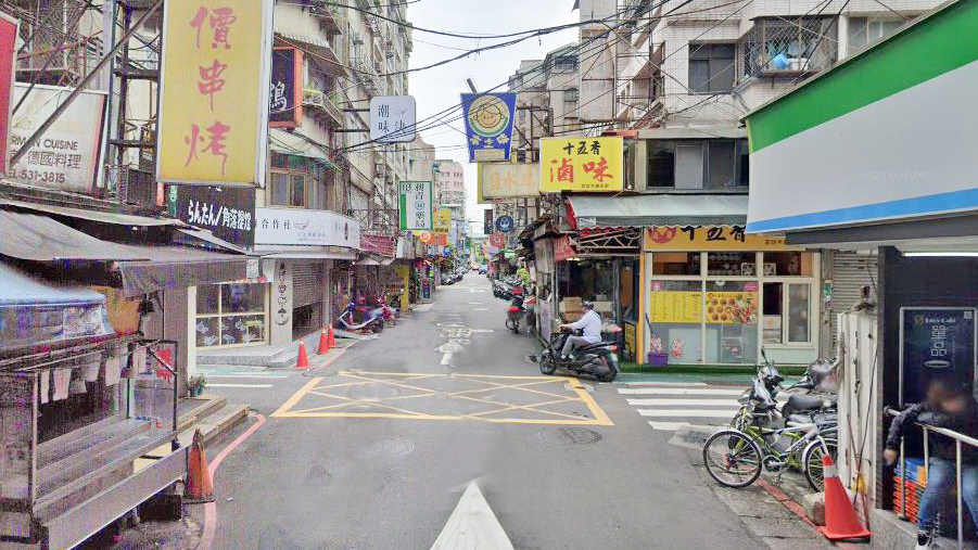 林森北路119巷与南京东路一段132巷交叉口