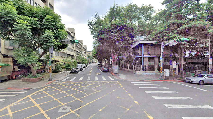 东明街与兴南街60巷交叉口