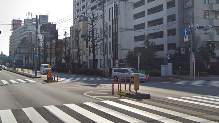都道311号与人见街道交叉口