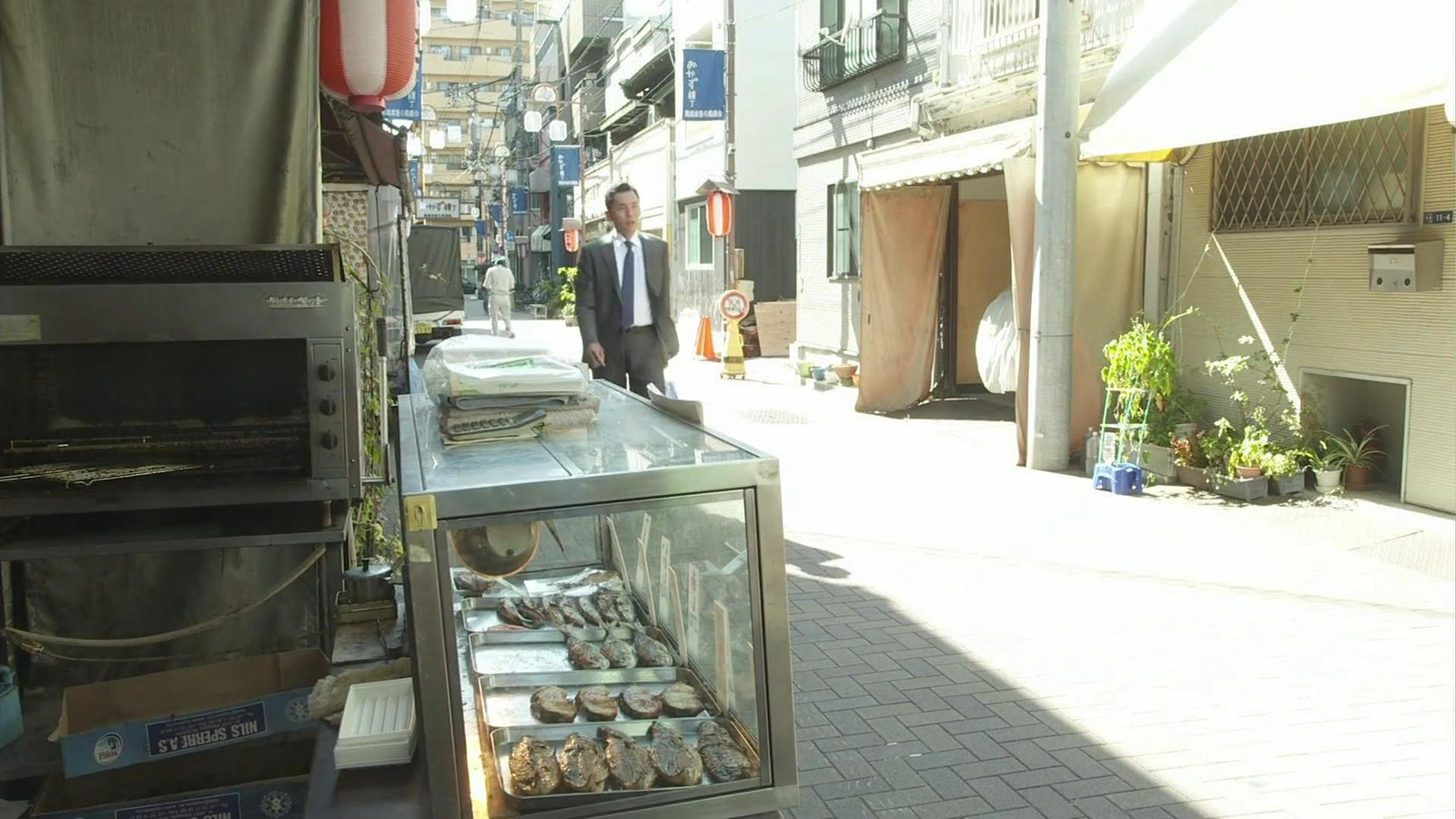 五郎路过鱼店