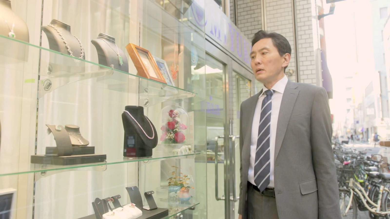 五郎拜访珠宝店