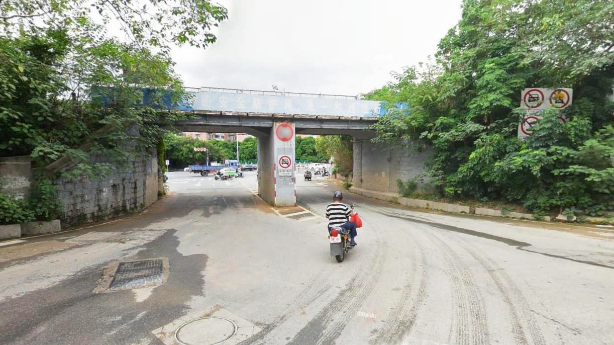 东岳前街与齐云路交叉口