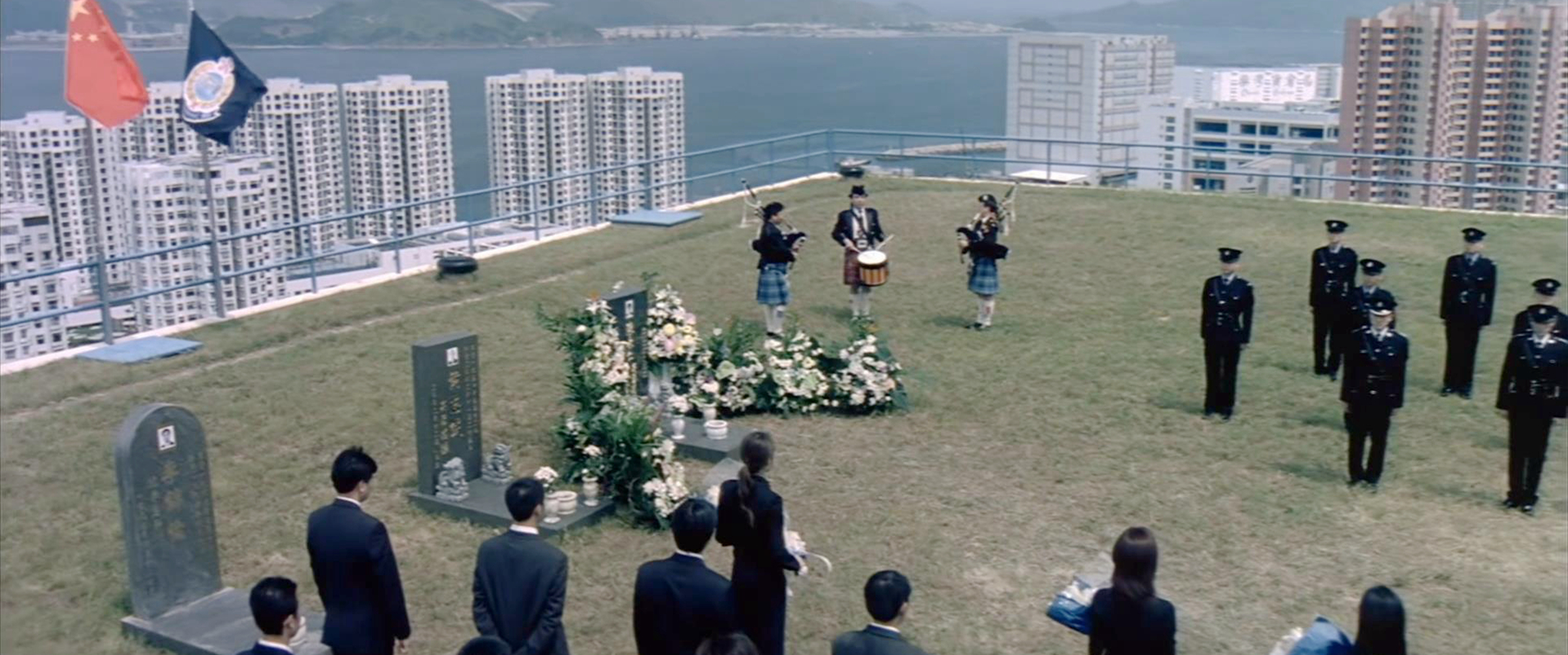 警察墓地