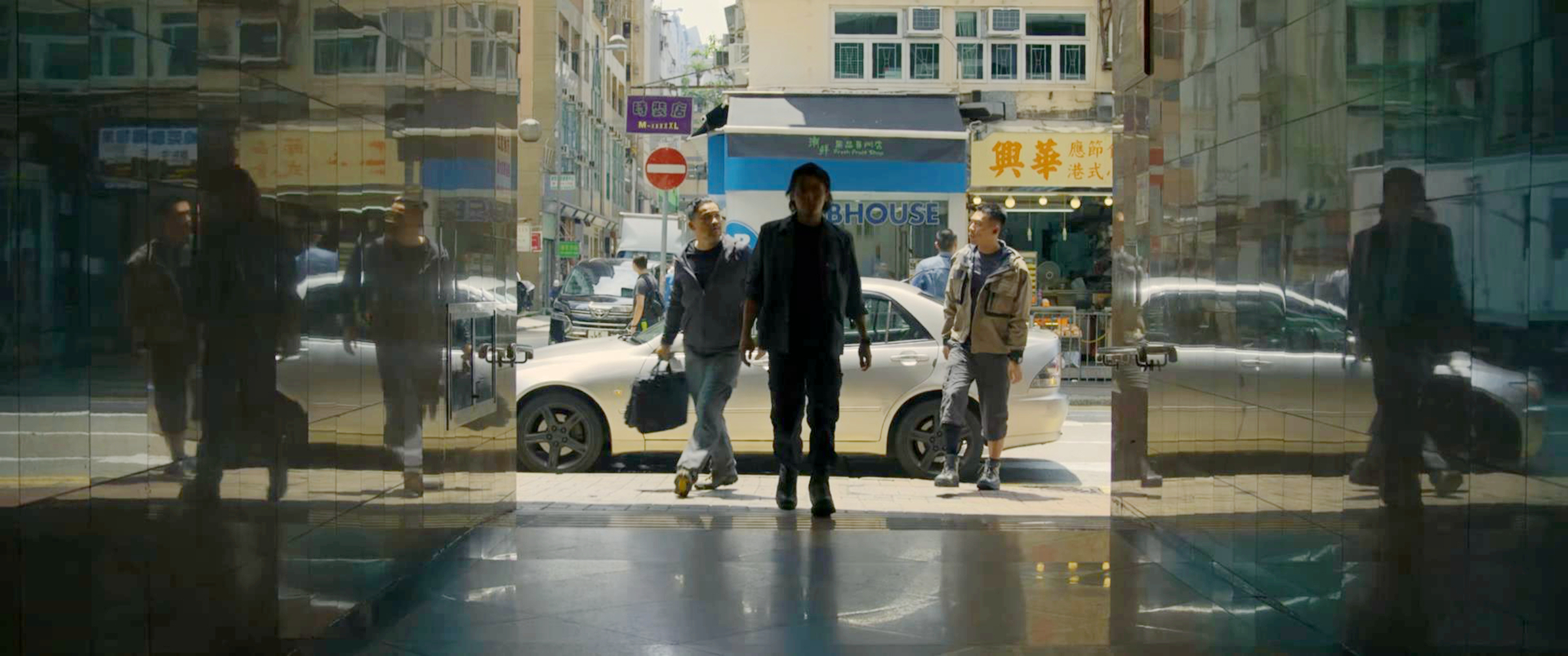 警方监视公子
