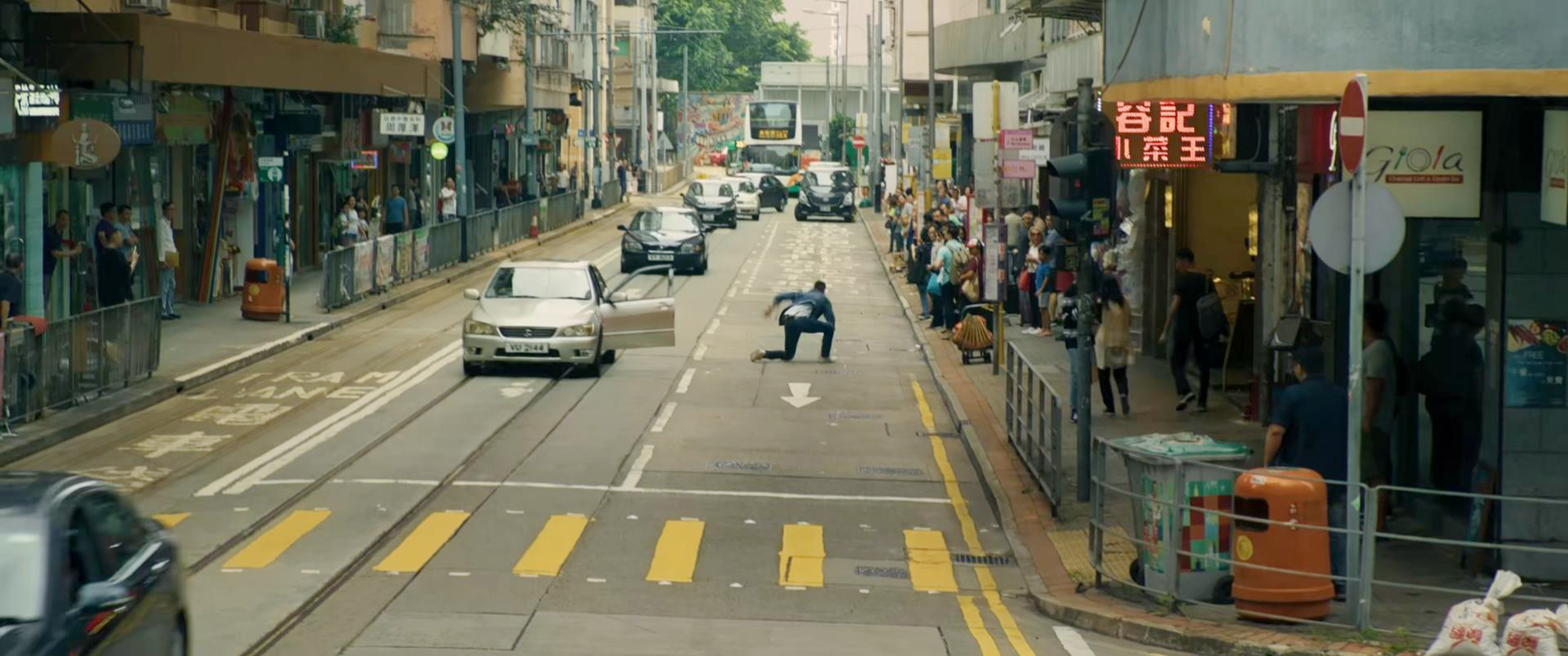 阿华跳车