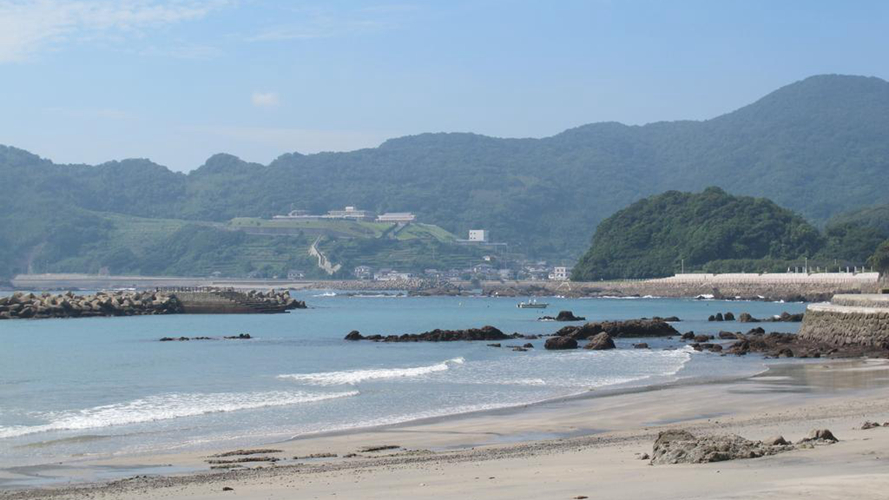 柿泊弁天白滨海滩