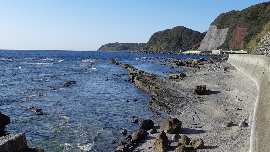 冲之岛西岸岩石