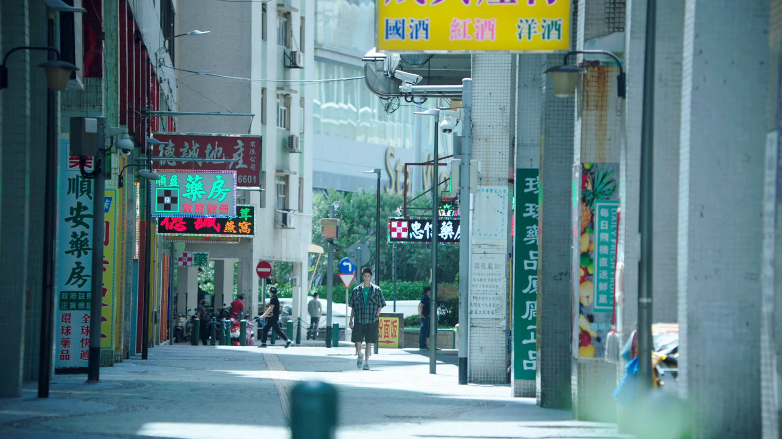 赛又廷前往警局