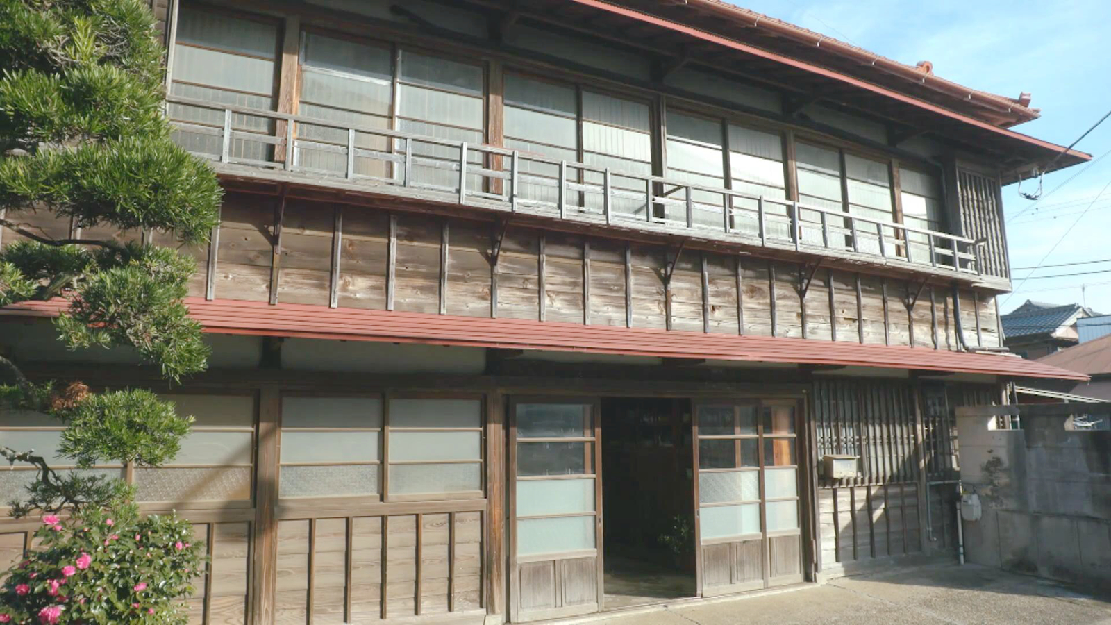 肉店对面老建筑