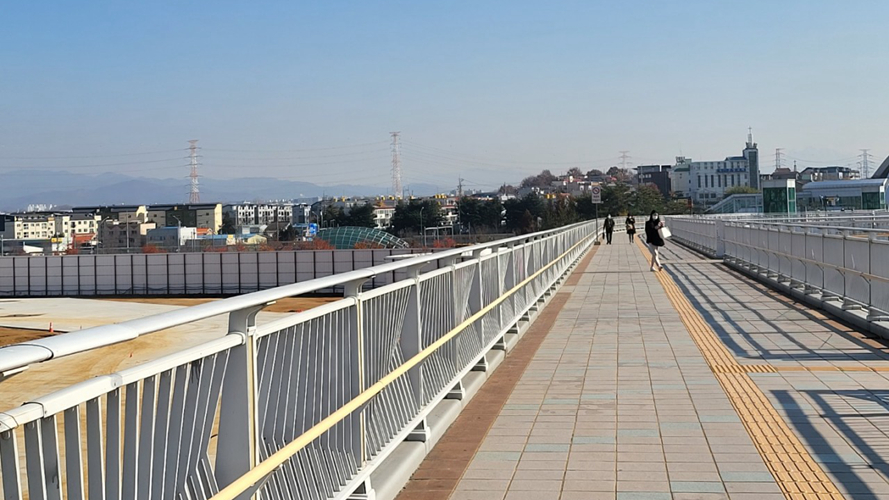 云井马路天桥