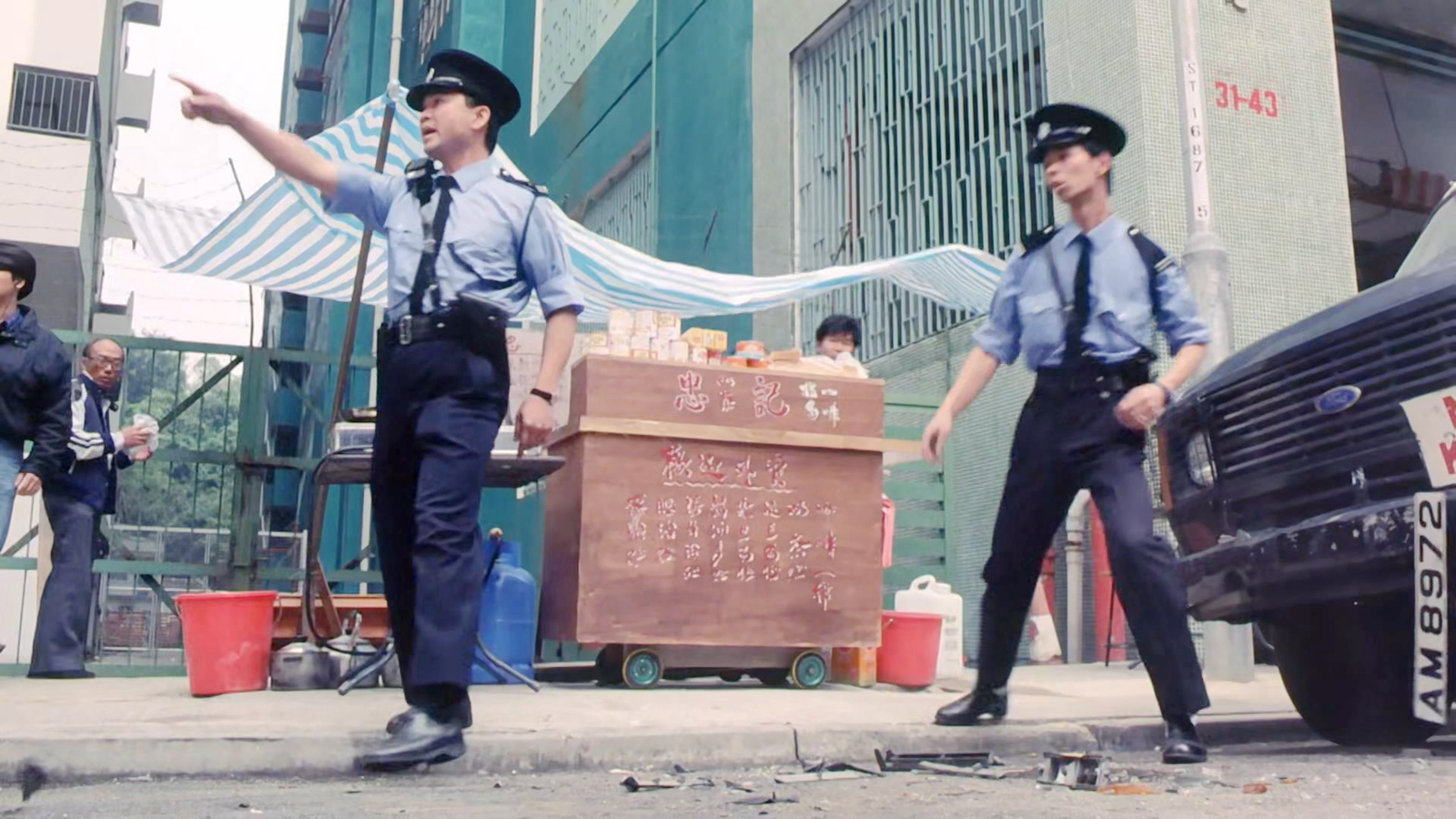 华Dee撞警车
