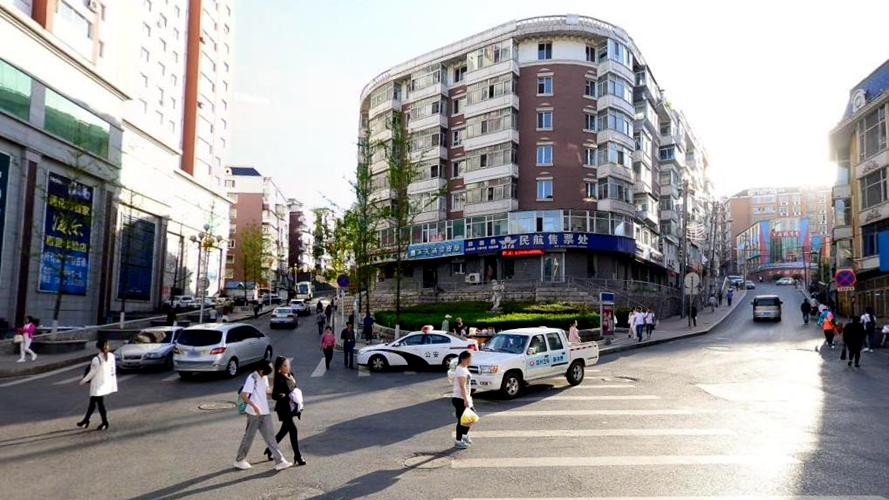 翠泉路与青泉路交叉口