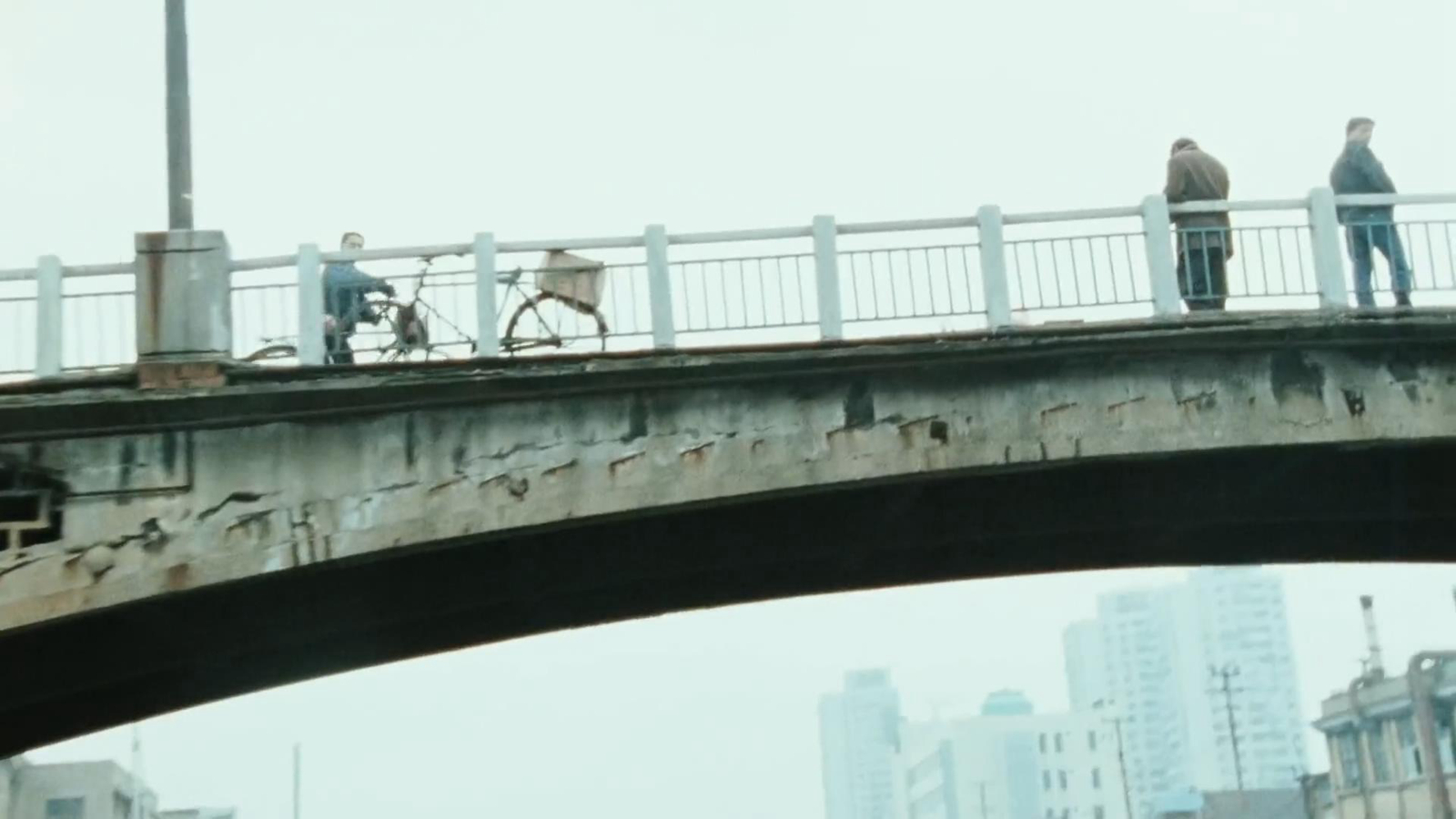 由西向东拍苏州河