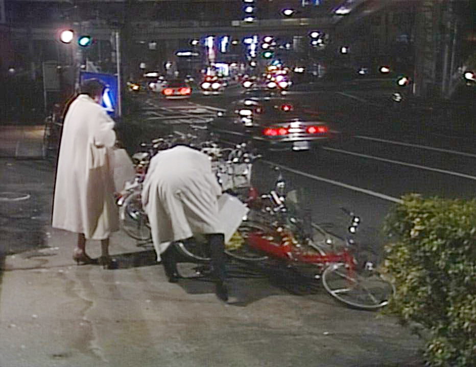 完治撞倒自行车