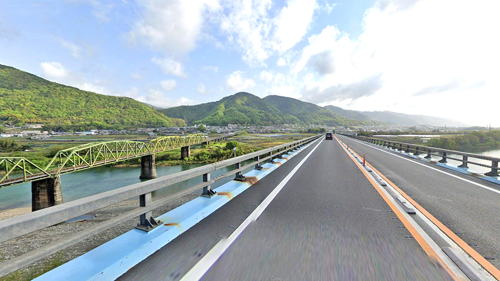 德岛自动车道吉野川桥