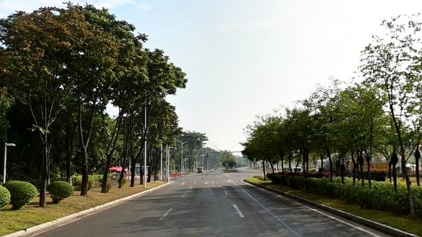 广州大学南门路口