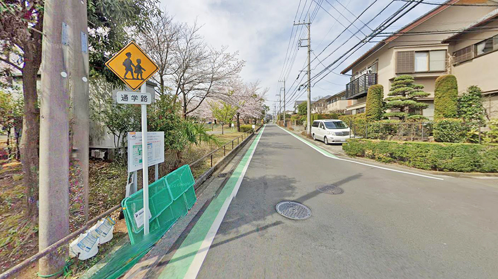 奈良二丁目长谷公园北侧道路